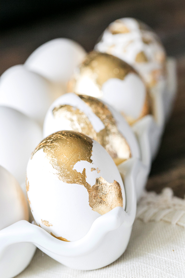 gold-leaf-easter-eggs-20-creative-ways-to-decorate-easter-eggs-upcycledtreasures