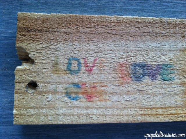 DIY Wood Sign Using Your Printer! Check out how to make your own wooden sign without tracing paper or a silhouette machine. UpcycledTreasures.com