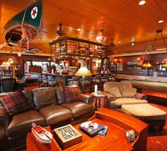 10 Awesome Man Cave Ideas