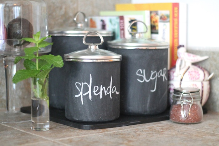 DIY-chalkboard-canisters