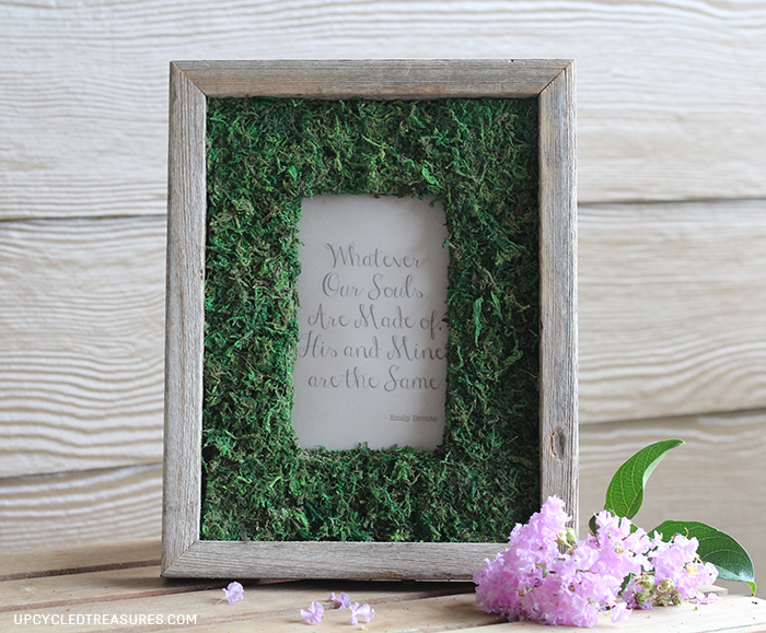 Check out how to Create a DIY Moss Frame! Perfect to display in your home, give as a gift, or use as wedding decor! MountainModernLife.com