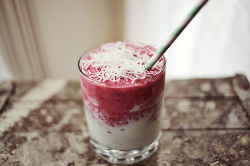 raspberry-coconut-smoothie-summer-drink-recipes