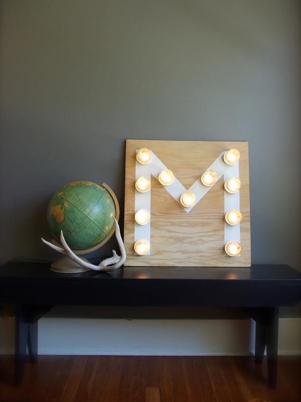 Creative Ways to Light up Mason Jars upcycledtreasures.com