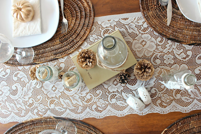 Need a nature inspired thanksgiving tablescape idea? Here are 50 Nature Inspired Thanksgiving Tablescapes filled with rustic elements. upcycledtreasures.com