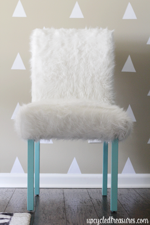 Whimsical Faux Fur Office Chair Makeover. A boring chair gets transformed using faux fur and pops of turquoise! UpcycledTreasures.com