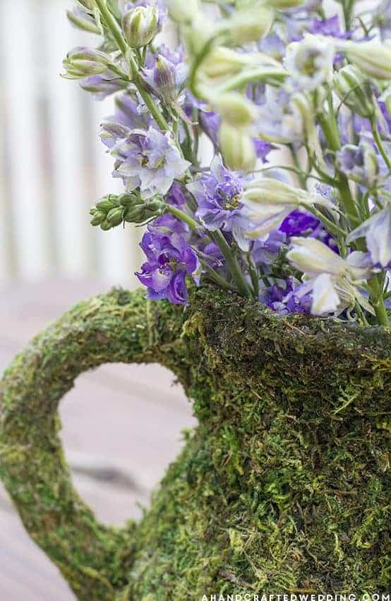 Check out this amazing Moss Covered Vase. Incorporate moss into an outdoor, rustic, romantic or woodland inspired wedding. MountainModernLife.com