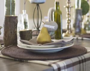 Check out how you can create a simple and rustic Give Thanks place setting for Thanksgiving. MountainModernLife.com