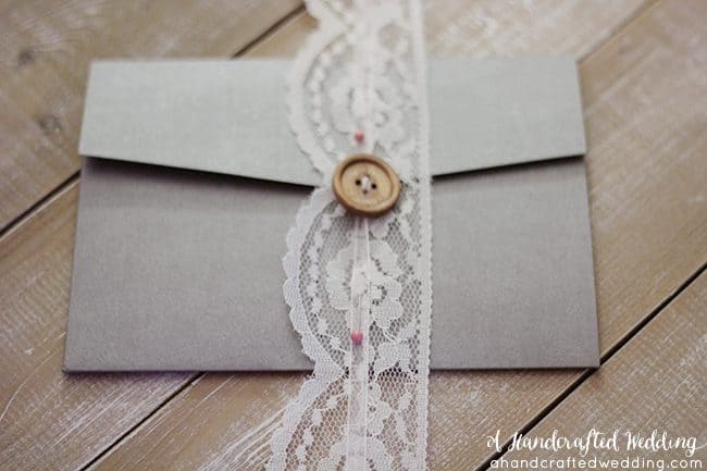 Rustic Wedding? Check out how to create these rustic wedding invitations + FREE Printable Templates! MountainModernLife.com