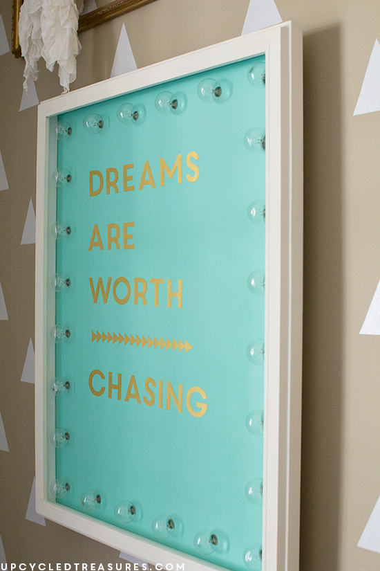dreams-are-worth-chasing-quote-DIY-marquee-sign-for-craft-room-upcycledtreasures