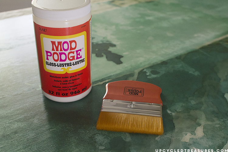 using-mod-podge-to-attach-print-to-wood-for-diy-wall-decor-upcycledtreasures