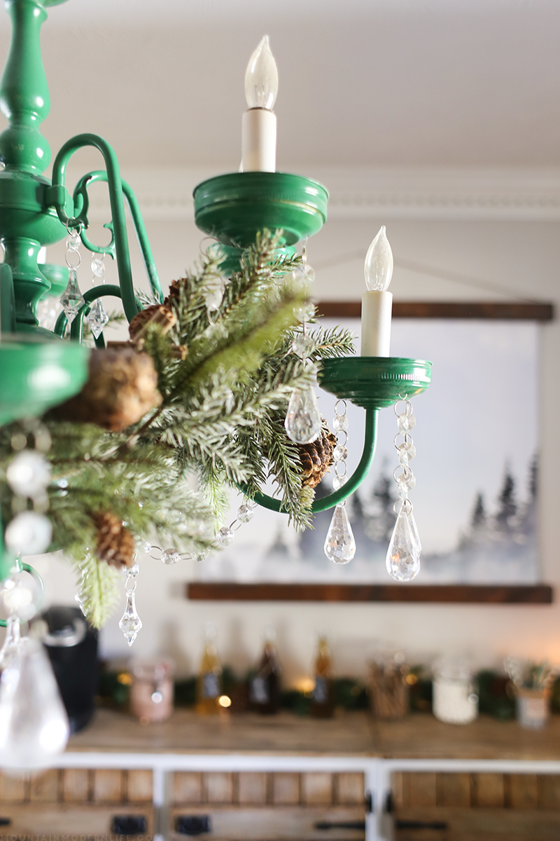 Come see how we created a cozy vibe for the holidays with our dining room Christmas decor! MountainModernLife.com