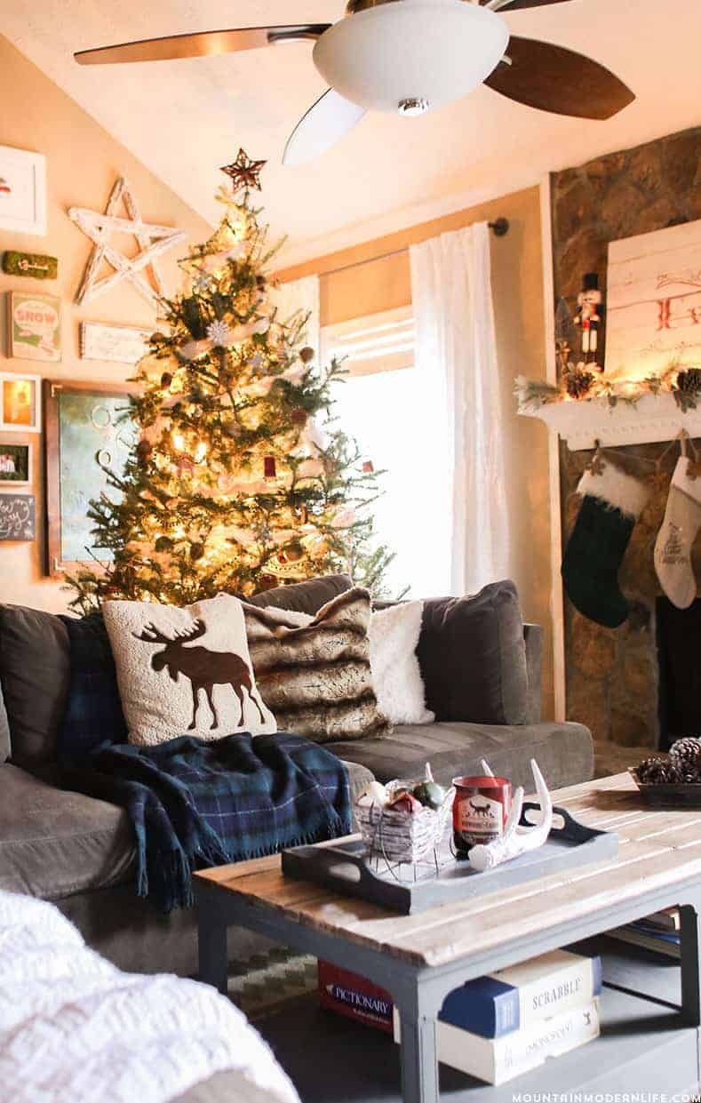25 of the Most Inspiring Rustic Christmas Trees - Cozy Christmas Tree | Mountain Modern Life