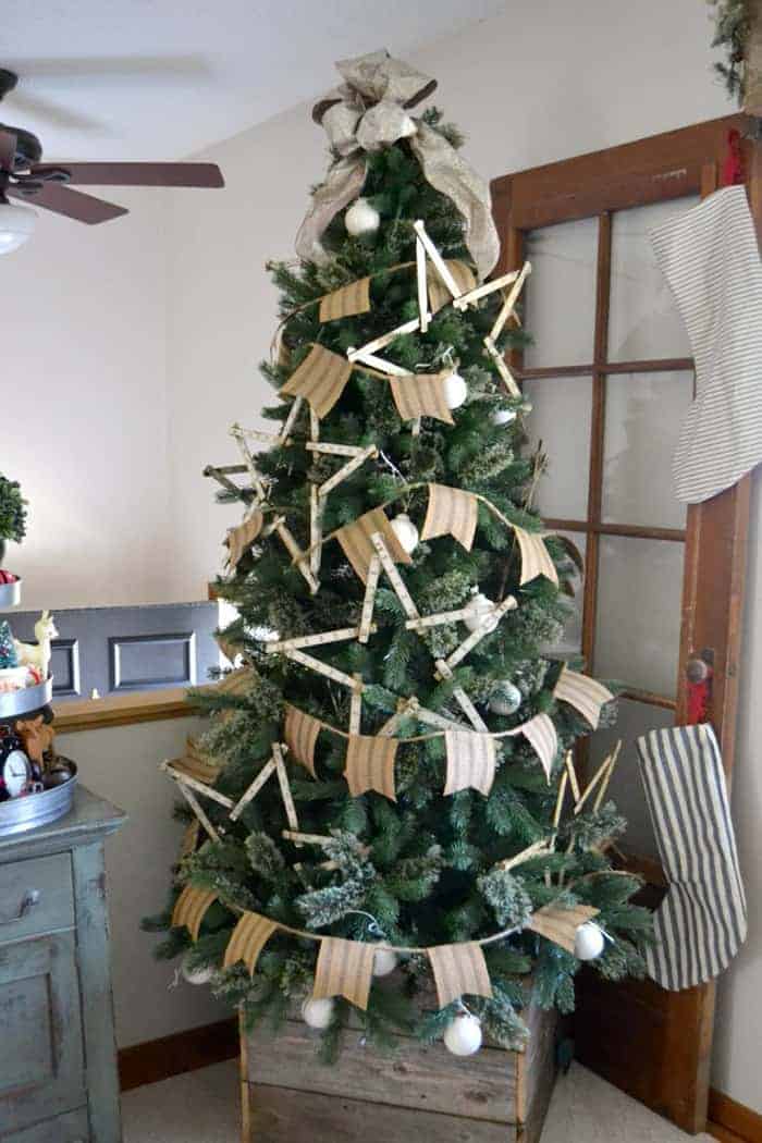 Rustic Christmas Trees That Ll Inspire Mountainmodernlife Com