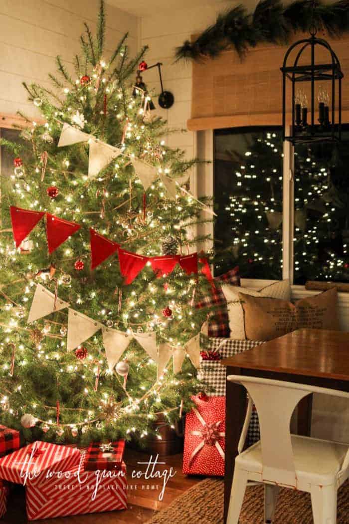 Rustic Christmas Tree | The Wood Grain Cottage