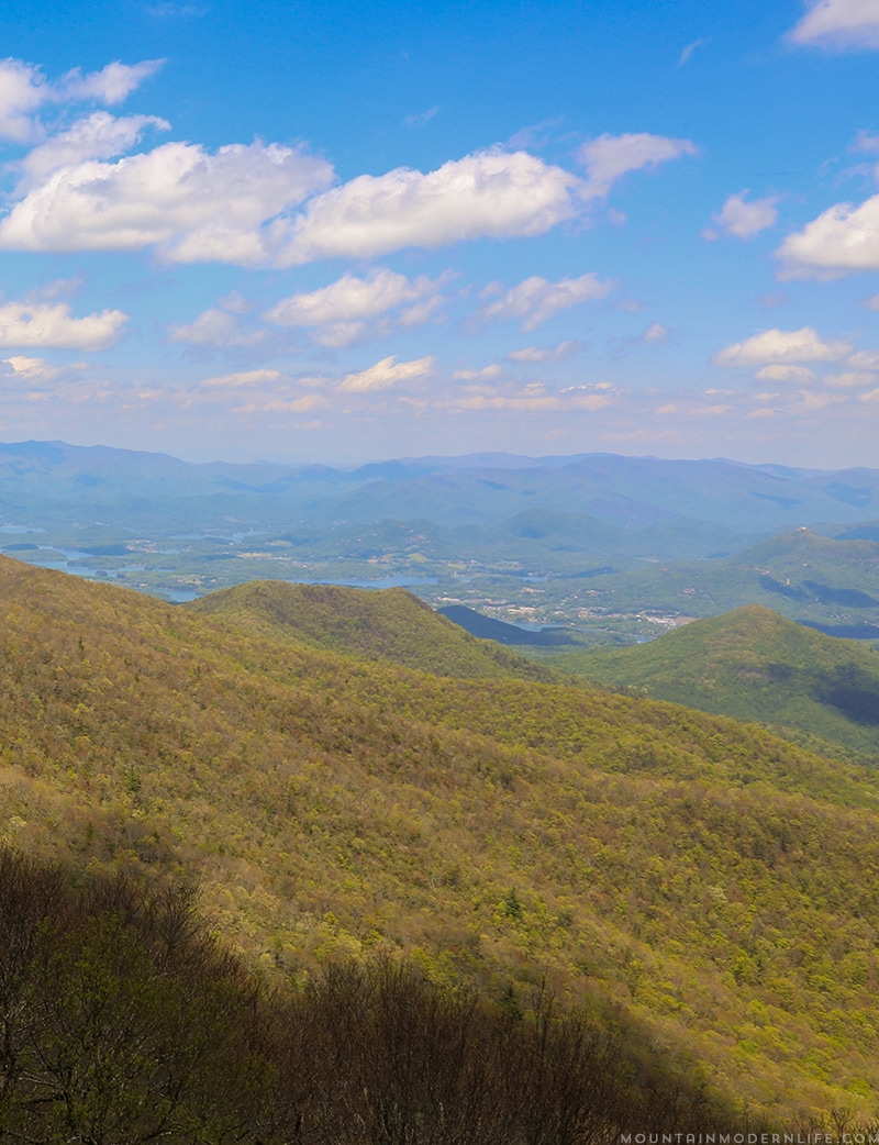 Planning a trip to North Georgia? Check out Brasstown Bald, the views will take your breath away! | MountainModernLife.com