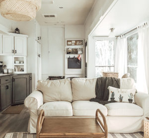 Tour this tiny home that feels more like a cozy cottage than a camper! Photos from CleverFoxMama (Instagram)