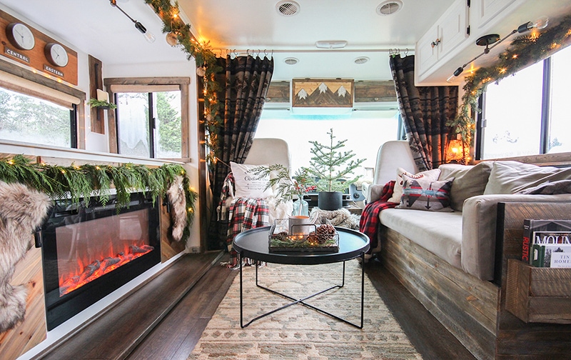 See how these tiny home dwellers decorated for the holidays in this cozy RV Christmas Tour #mycamperchristmas #RVtour