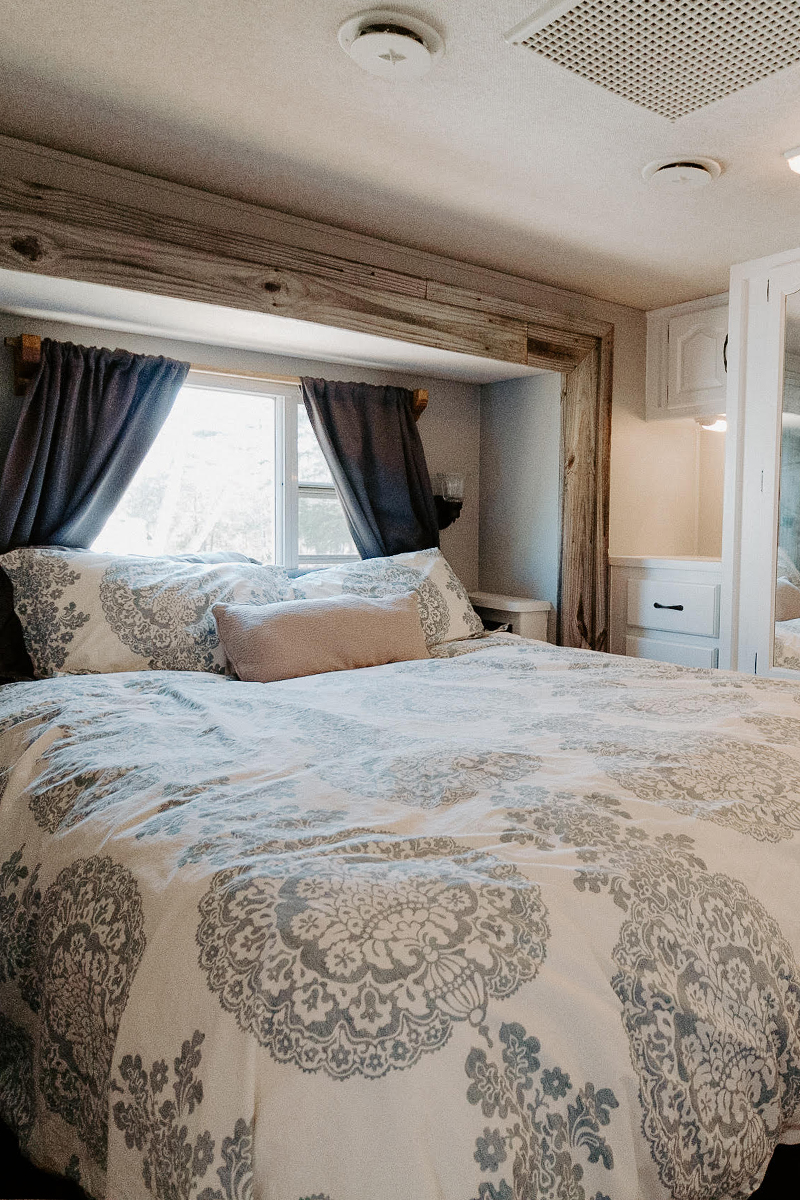 RV Bedroom Renovation from @meganleannjones - Featured on MountainModernLife.com