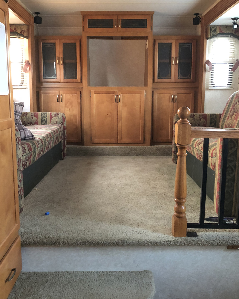 Outdated 5th Wheel before reno from @fifthwheelfarmhouse