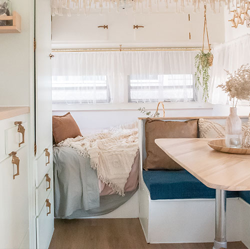 A renovated vintage caravan provides the perfect glamping getaway for this Australian-based family!