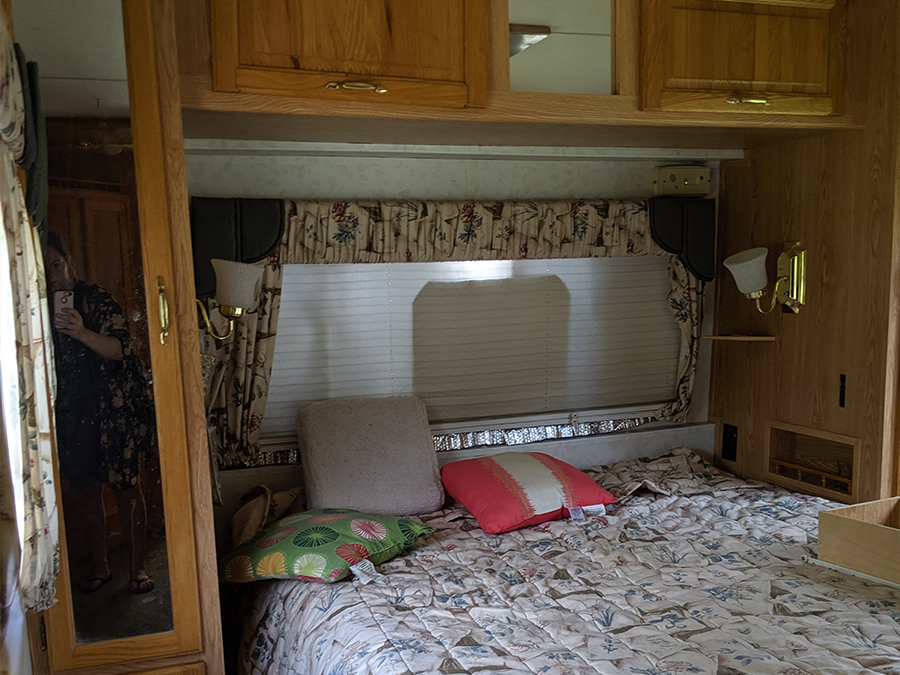 outdated motorhome bedroom