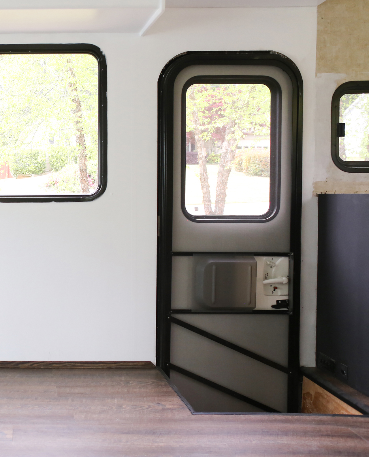 How to Paint the Walls of Your RV