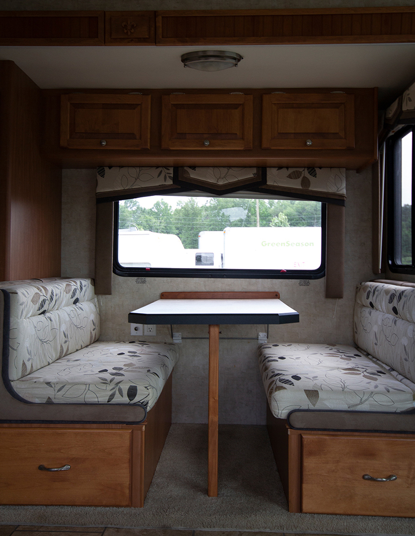 rv dinette booth before reno